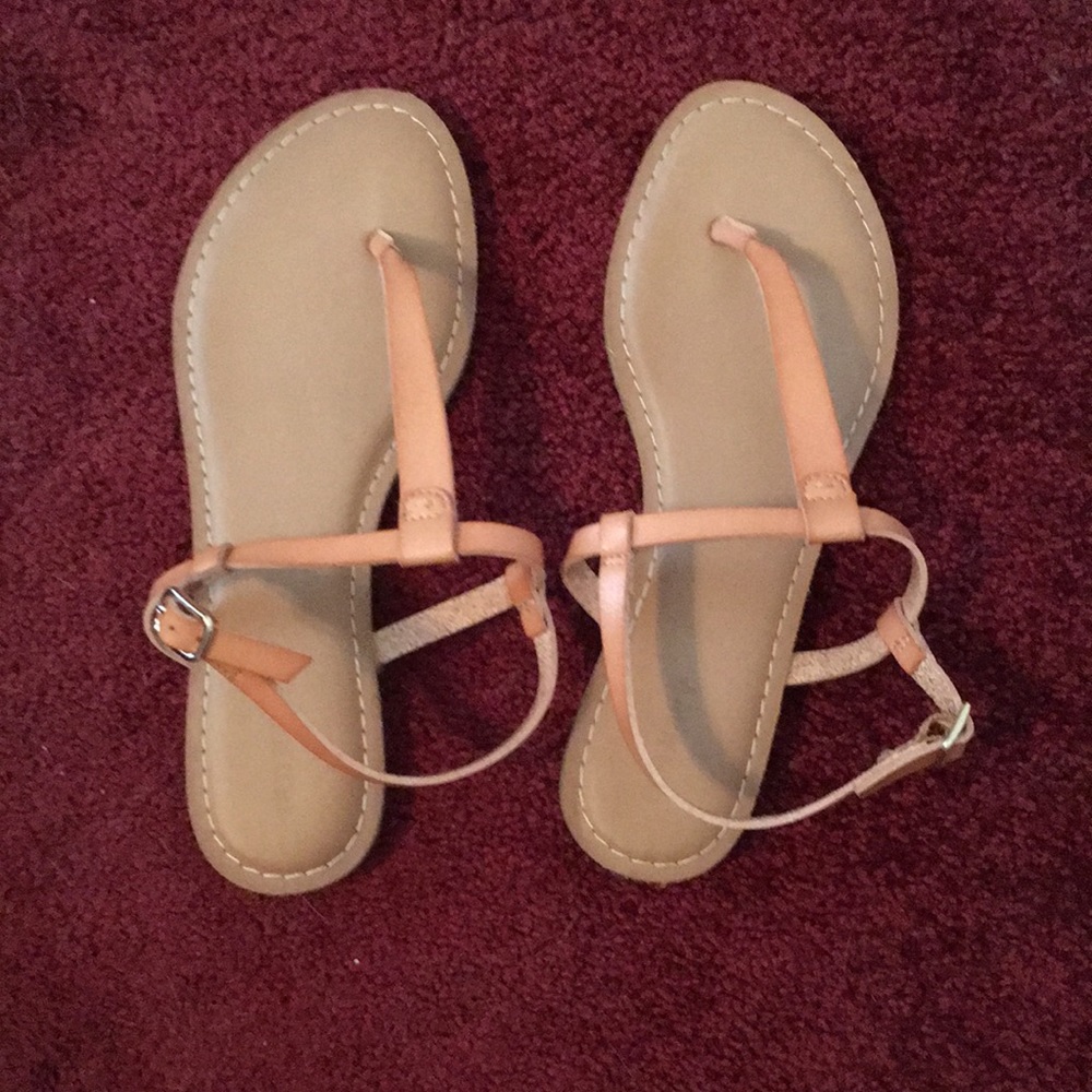 Old Navy T Strap sandals - Size 7